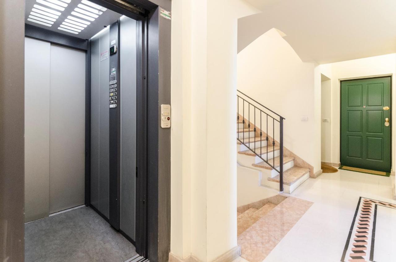 Flat 13: Elegante E Luminoso Con Terrazzo Privato Bolonha Exterior foto