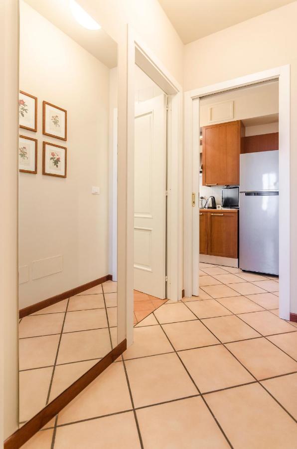 Flat 13: Elegante E Luminoso Con Terrazzo Privato Bolonha Exterior foto