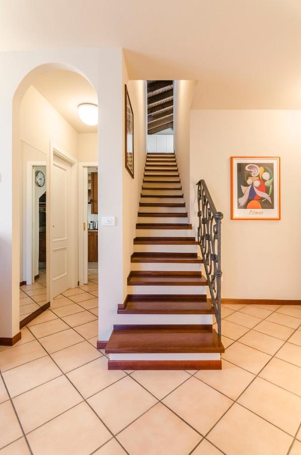Flat 13: Elegante E Luminoso Con Terrazzo Privato Bolonha Exterior foto